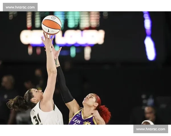 WNBA太阳对决火花强强碰撞西部焦点战前瞻解析 WNBA太阳对决火花强强碰撞西部焦点战前瞻解析